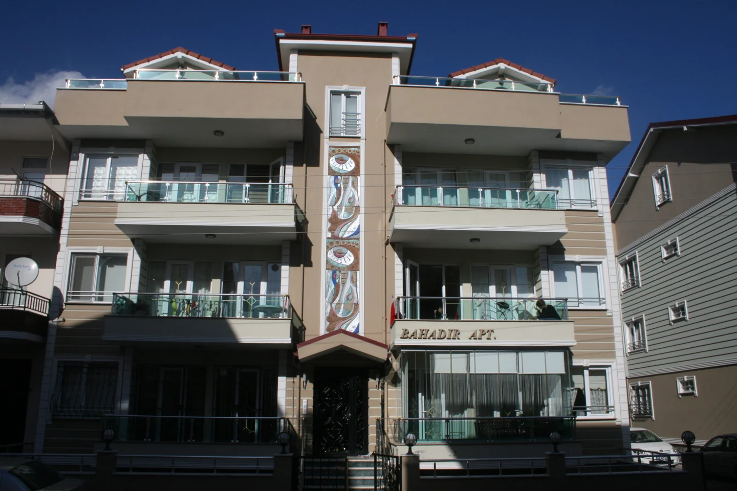 Bahadır Apartmanı — Yenişehir Mahallesi, İzmit, Kocaeli