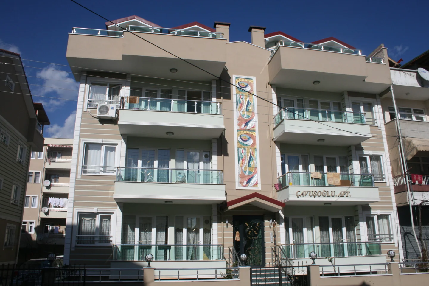 Çavuşoğlu Apartmanı — Yenişehir Mahallesi, İzmit, Kocaeli